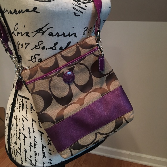 Coach Handbags - Coach crossbody gentle used